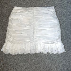 NEW W/ TAGS ZARA white mini skirt - size M